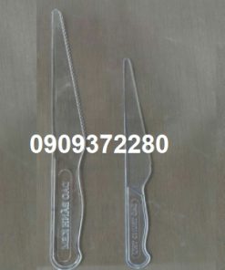 Dao nhựa cắt bánh